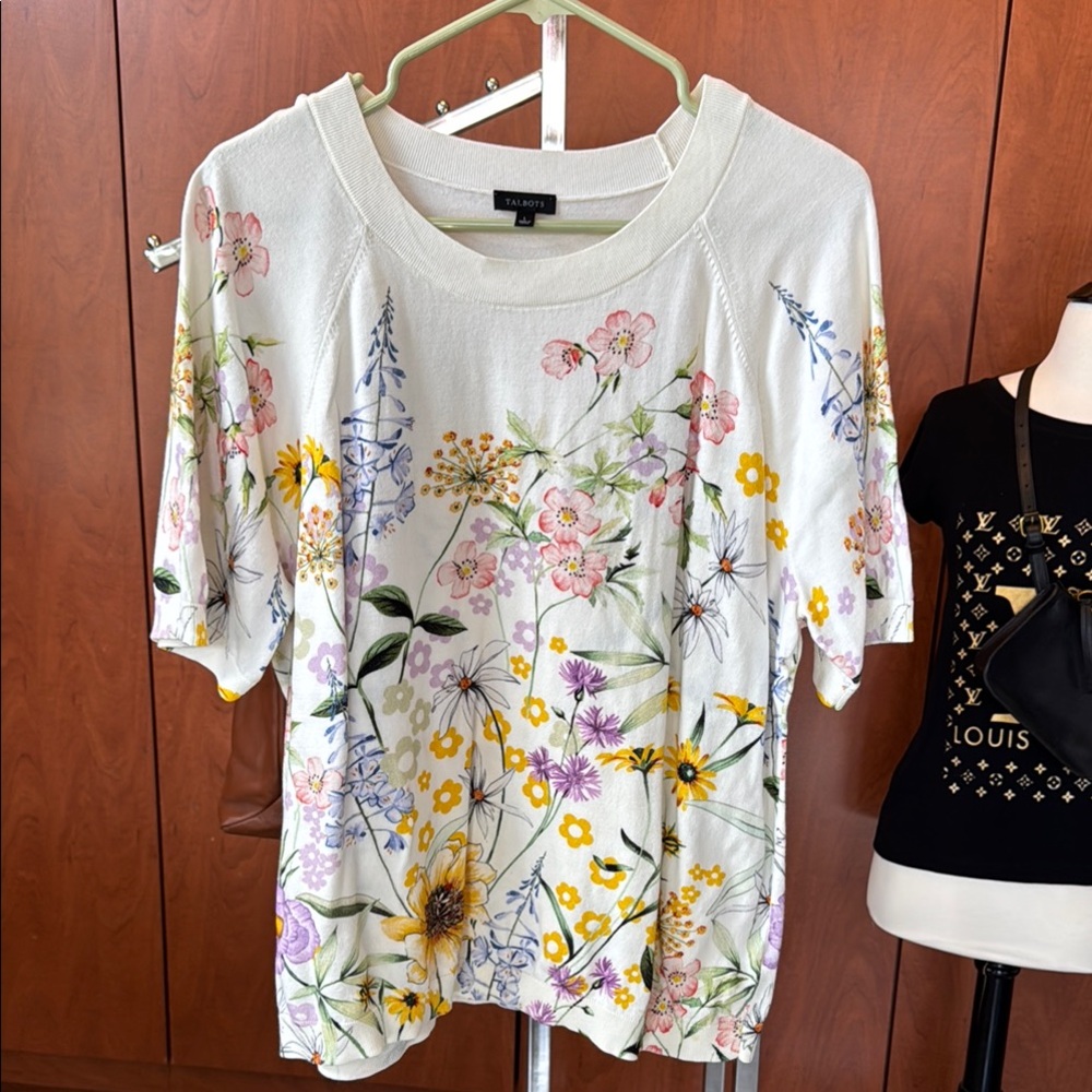 NWOT Talbots Large Floral Like Gucci Blooms Print Women's Top